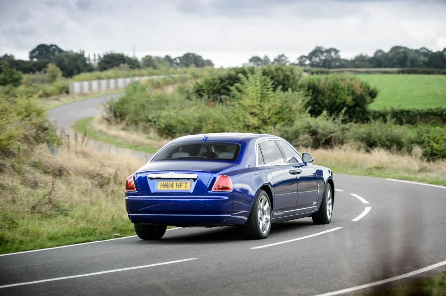  Rolls-Royce Ghost EWB 2014 года  (UK) (фото 19 из 26)